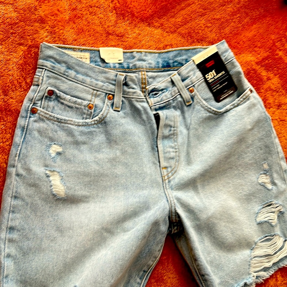 I am selling this Levi’s shorts
